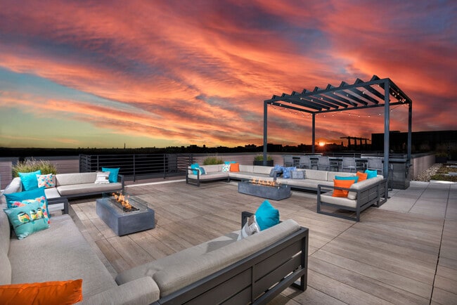 Building Photo - Arcade Sunshine