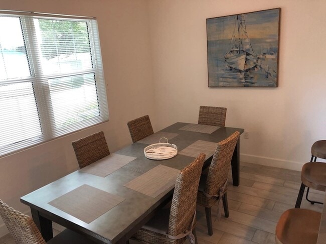 Photo - 2362 SW 18th Ave