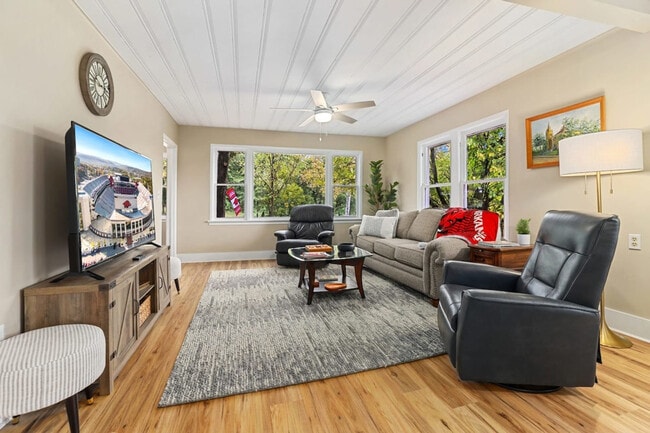 Building Photo - 820 Garland Ave Unit ID1221895P