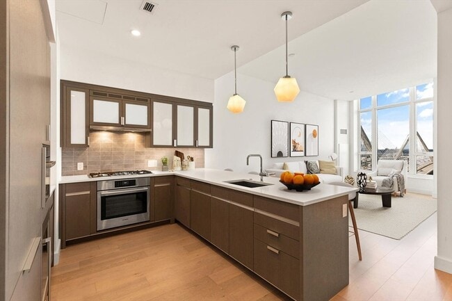 Photo - 100 Lovejoy Pl Unit 12F