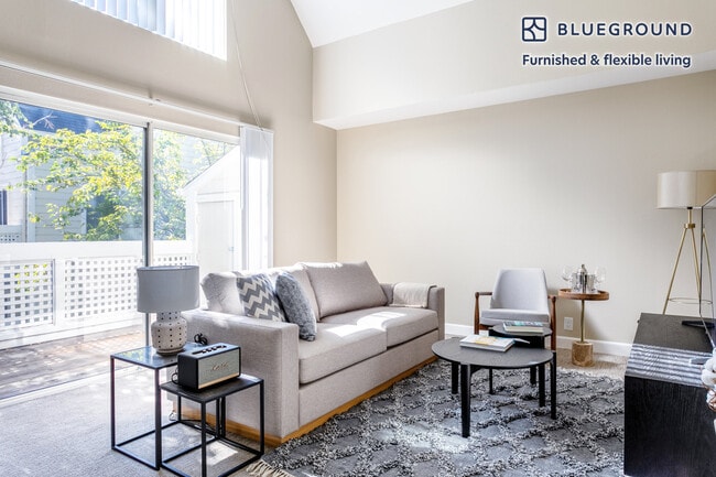 Photo - 900 Pepper Tree Ln Unit FL2-ID384