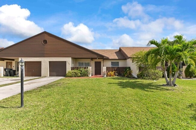 Photo - 8495 Lakepoint Ct