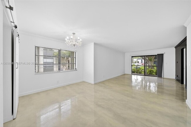 Photo - 265 SE 10th St Unit 1C