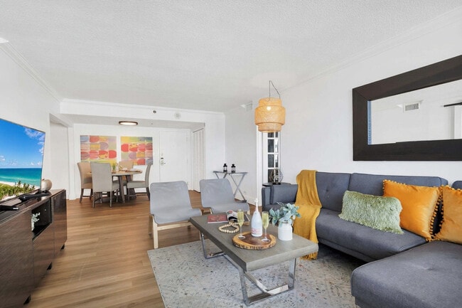 Photo - 5225 Collins Ave Unit SI ID1227482P