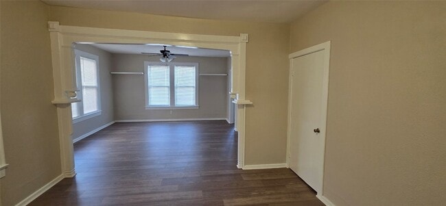 Photo - 2109 Bernardo De Galvez Ave Unit 2