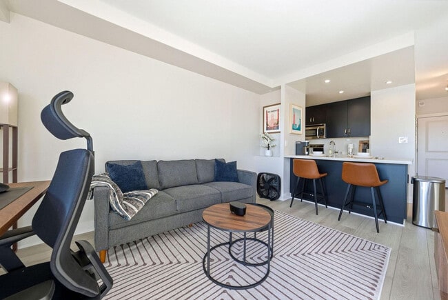 Photo - 899 Pine St Unit FL14-ID1340096P