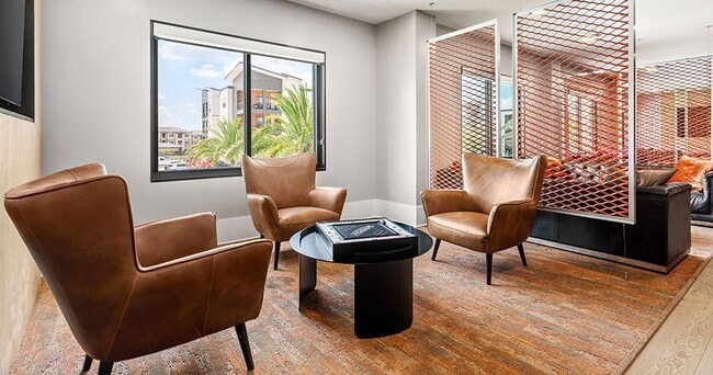 Photo - Hue on Greenhouse