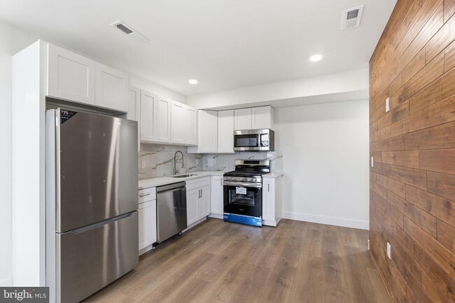 Photo - 213 Hermitage St
