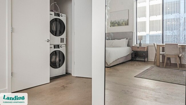 Building Photo - 300 S Broadway Unit 205.1408580