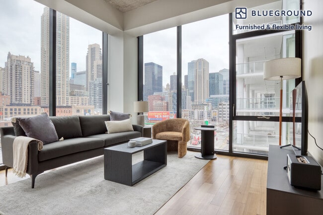 Building Photo - 676 N La Salle Dr Unit SI FL5-ID895