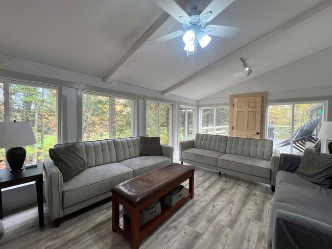 Photo - 112 Greensward Dr