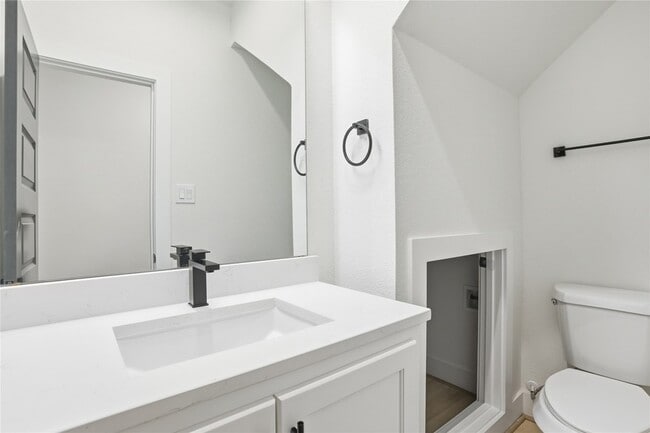 Photo - 712 Delano St Unit A