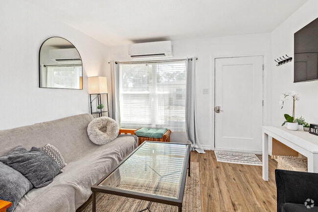 2BR, 1BA - 500SF - Living Room - 512 Paulding Ave