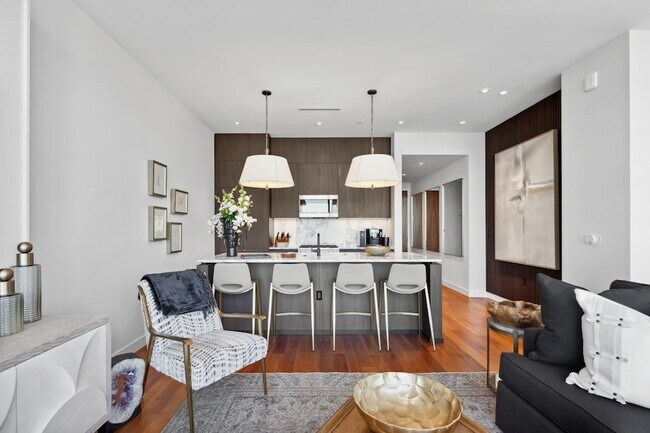 Photo - 160 2nd Ave S