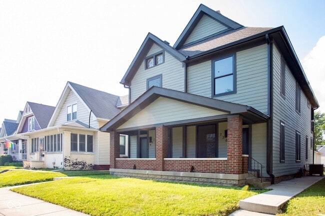 Photo - 734 Orange St