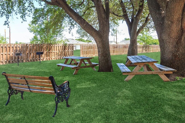 Photo - Camelot Apartments - Brownwood