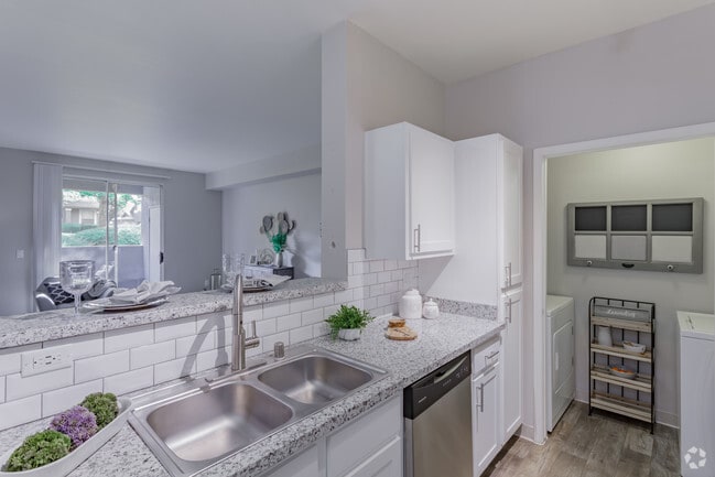 2BR, 2BA - 1,121 SF "The Ridge" - EASTLAND HILLS APARTMENTS