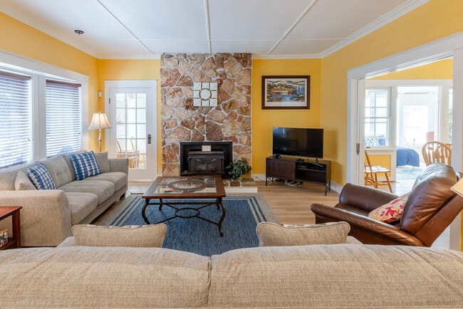 Photo - 640 S Columbia St Unit ID1335290P