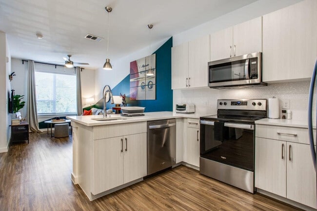 Photo - 2425 E Riverside Dr Unit ID1240266P