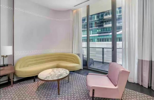 Building Photo - 805 S Miami Ave Unit FL3-ID1328106P