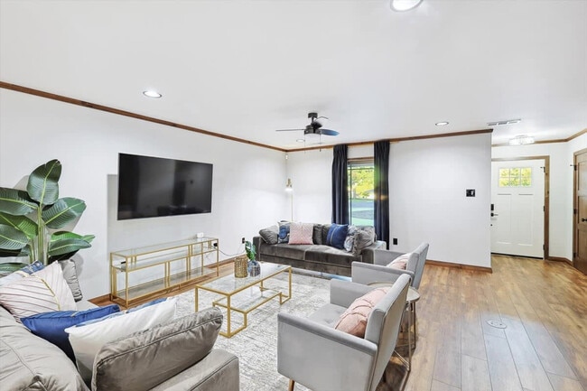 Photo - 15305 Plum Ln Unit ID1019595P