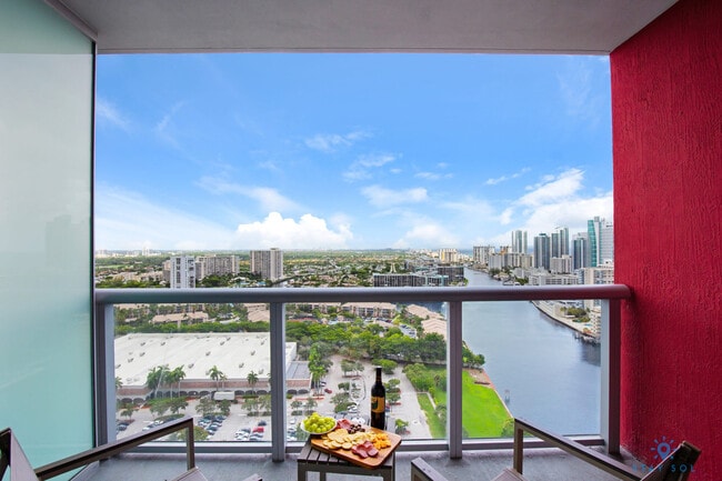 Building Photo - 2602 E Hallandale Beach Blvd Unit ID1227303P