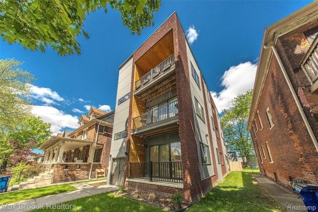 Photo - 4530 Commonwealth St Unit 1