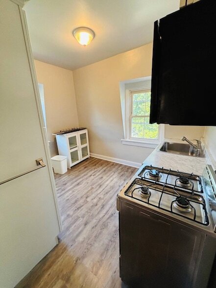 Photo - 145 Carpenter Ave