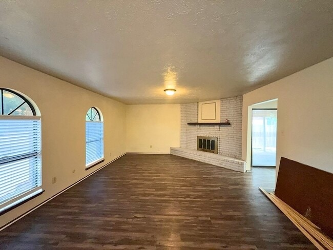 Photo - 1233 Steinburg Ln