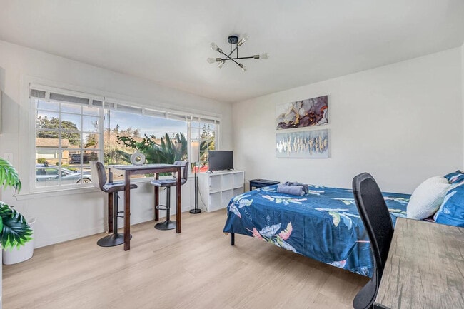 Building Photo - 945 Maryann Dr Unit ID1310563P