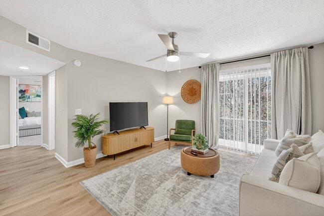 Saddlebrook Apartments - Saddlebrook Apartments