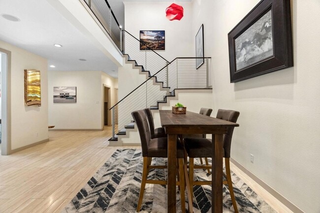 Photo - 9 Swiftwater Trail