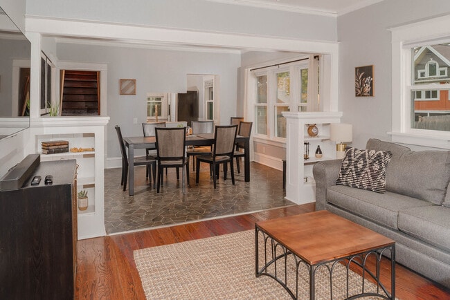 Photo - 714 Jefferson St Unit ID1061632P