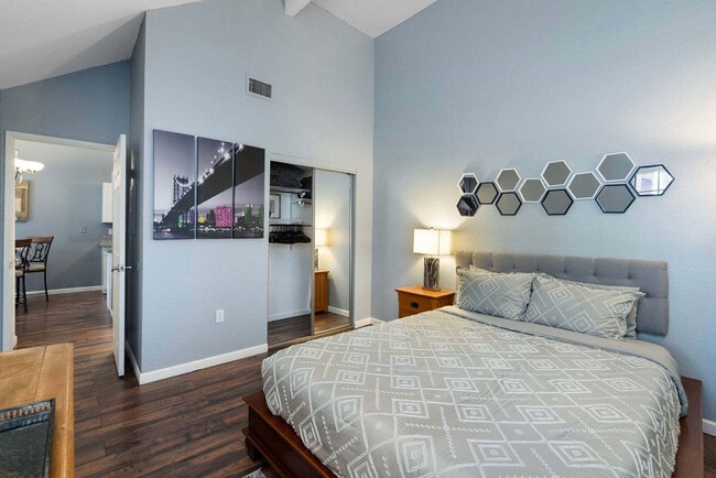 Photo - 602 North May-SI FL1-ID1625719P Unit SI FL1-ID1625719P