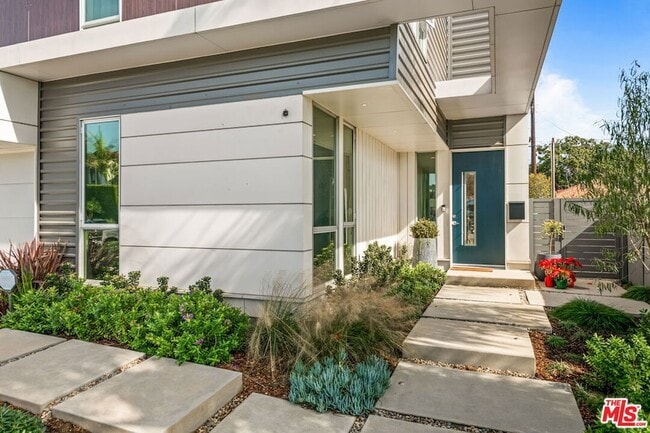 Photo - 2736 Armacost Ave