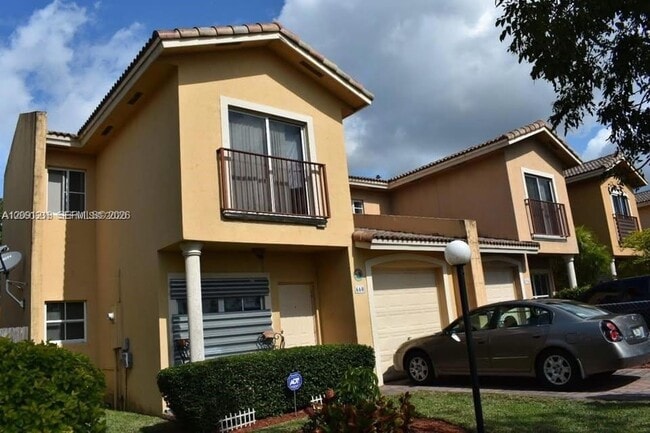 Building Photo - 608 SW 7th Terrace
