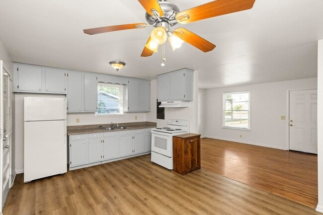 Photo - 2510 9th Ave S