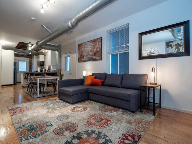 Building Photo - 1610 Pleasant St Unit ID1056041P