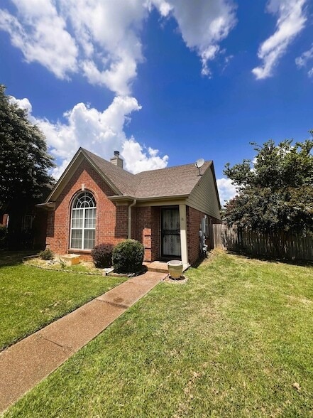 Building Photo - 6900 Wrigley Dr