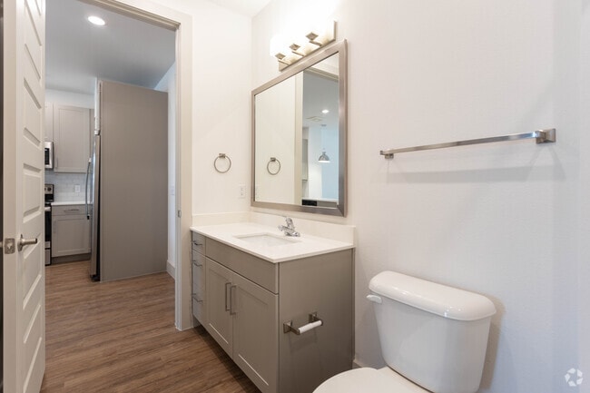 1BR, 1BA - 603 SF - The Drake