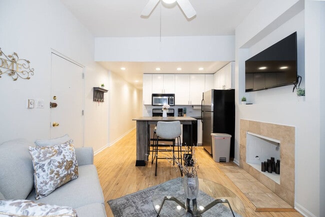 Building Photo - 2544 N Burling St Unit ID1319106P