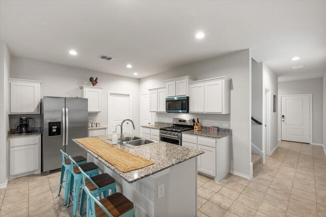 Photo - 105 Greengate Dr
