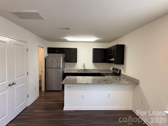 Photo - 2025 Oakdale Rd