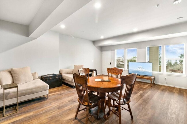 Photo - 624 E 32nd St Unit ID1296633P