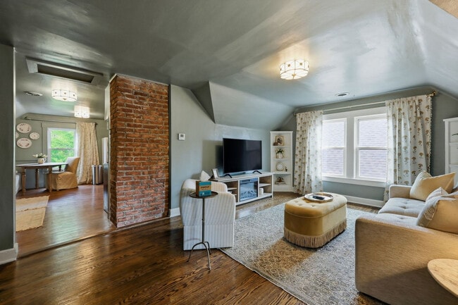 Photo - 1289 W 102nd St Unit SI ID1593946P