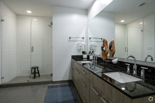 B1 - Primary Bedroom - Avenue Grove