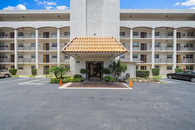 Photo - 29 Yacht Club Dr Unit 407