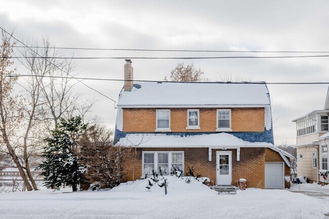 Photo - 301 W Wisconsin Ave Unit ID1373701P