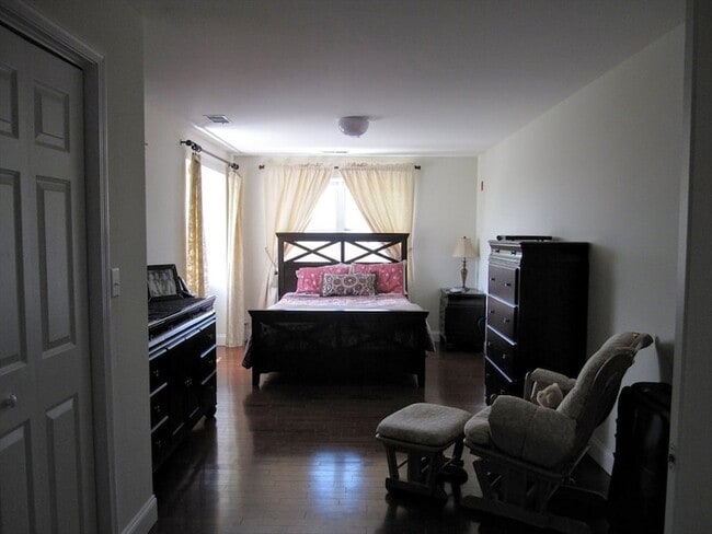 Photo - 120 Wyllis Ave Unit 319