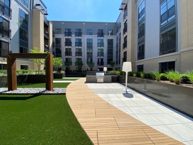 Photo - BLVD Gramercy East